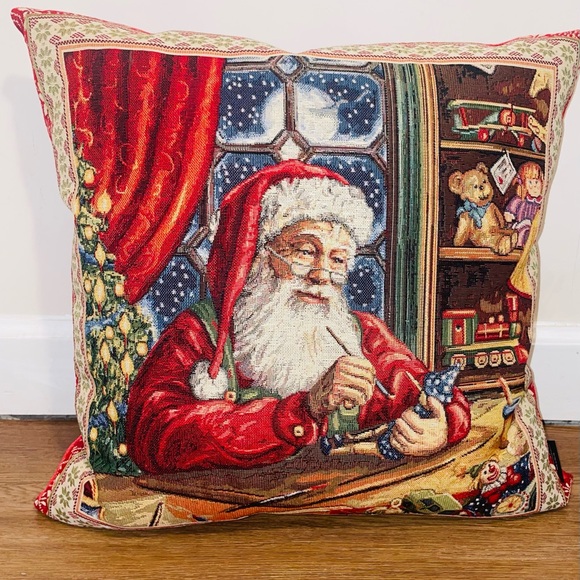 VIRAL 3 vintage Christmas pillows sold out - Picture 3 of 4